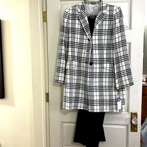 Le Suit Essentials suit brand new with tags